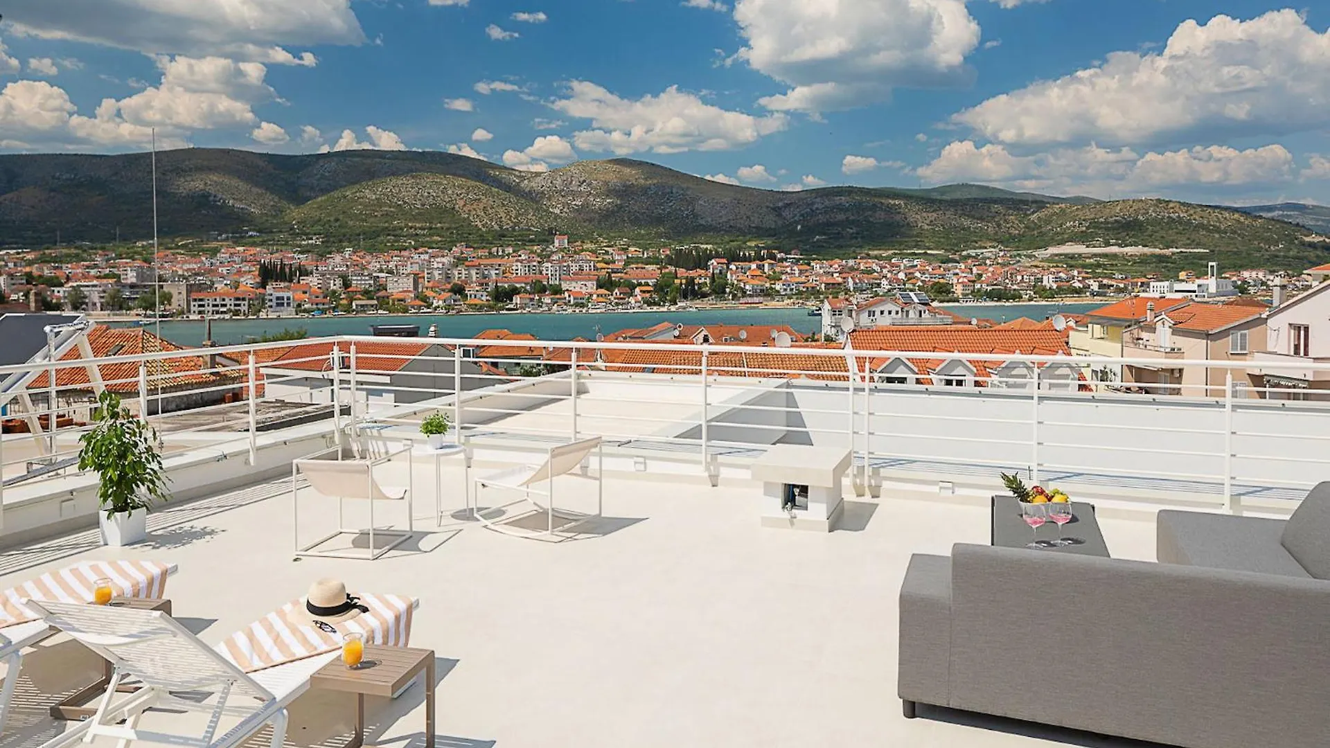 Spectacular Trogir Villa 4 Bedrooms Villa Trogir Sunrise Breath-Taking Sea Views Heated Swimming Pool